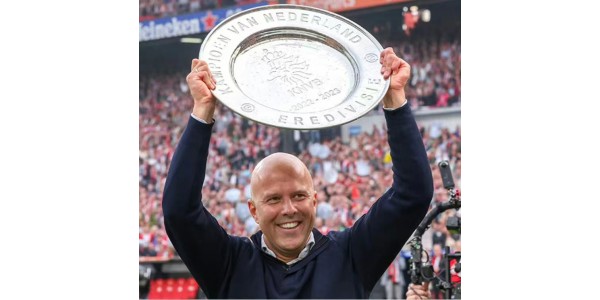 Eredivisie-mestretræner Arne Slott tager ansvaret for Liverpools Reds
